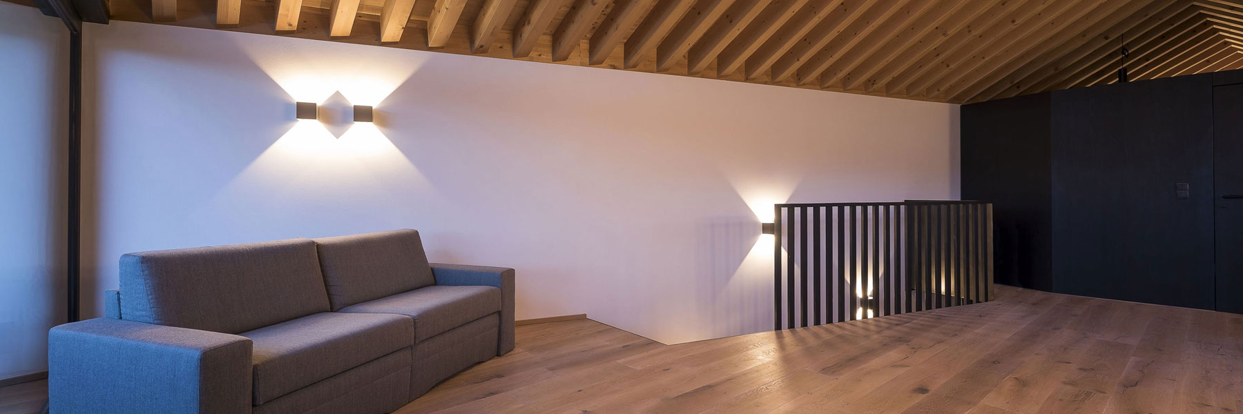 Caspa LED Wall Light