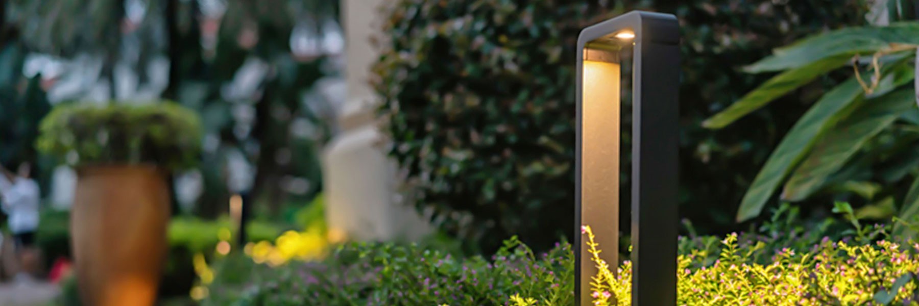 Cava LED Bollards